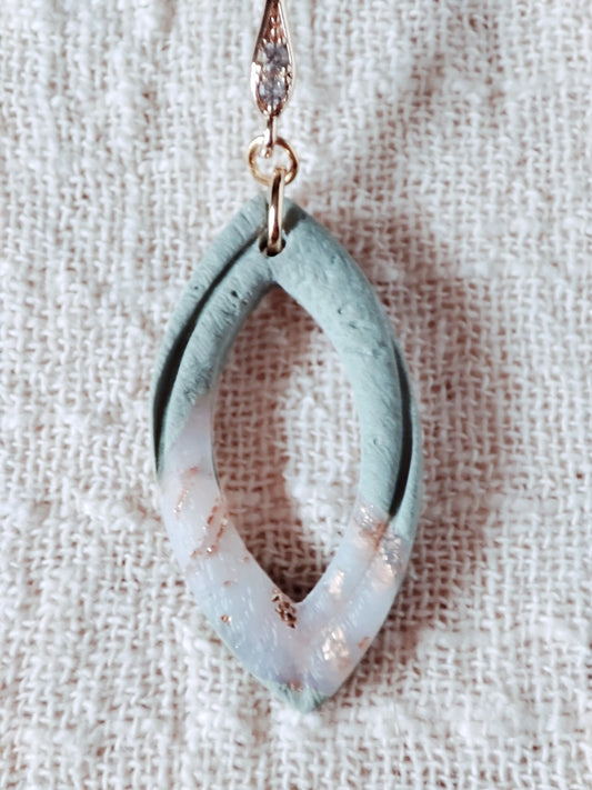 Boucles d’oreilles “Lueur de Sauge” – O mill’éclats