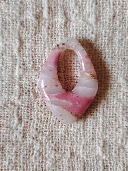 Détail matière diamants rosées minéral dorées