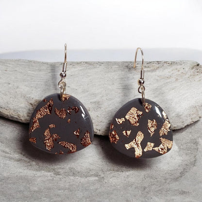 Boucles d'oreilles pendantes Eclats cuivrés - gris anthracite