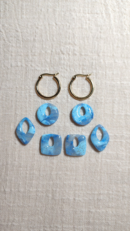 boucles d'oreilles modulables carrées bleu minéral doré pailleté vue d’ensemble